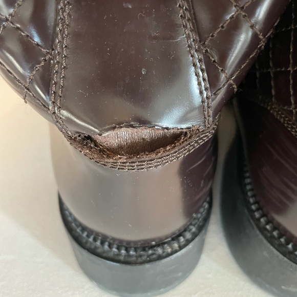 Chanel sz 40 combat boots in burgundy/ brown - Picture 11 of 11